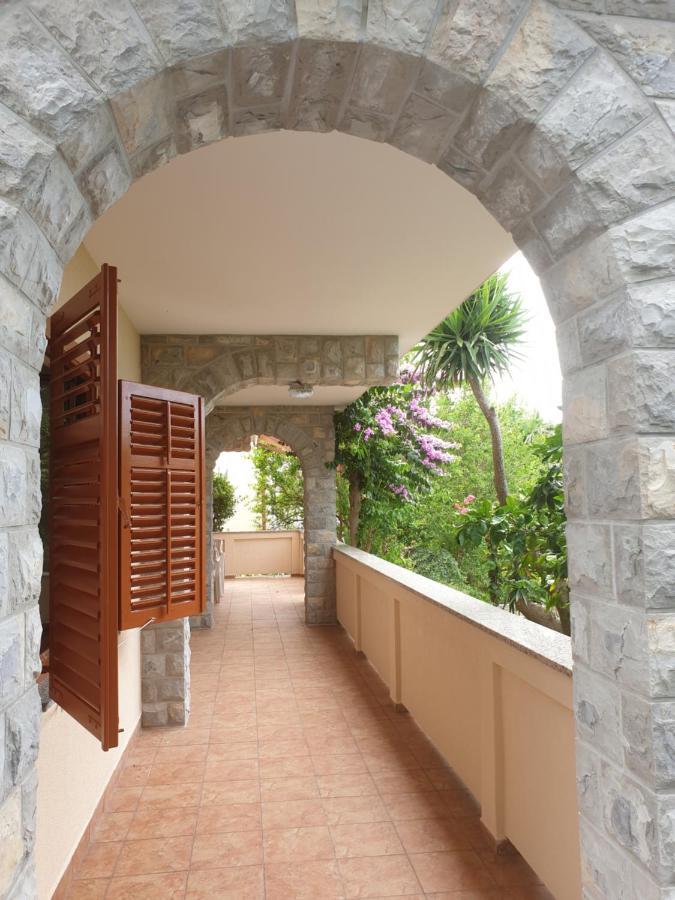 Apartments Davorka Banjol Exterior photo