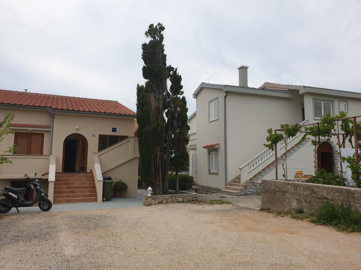 Apartments Davorka Banjol Exterior photo