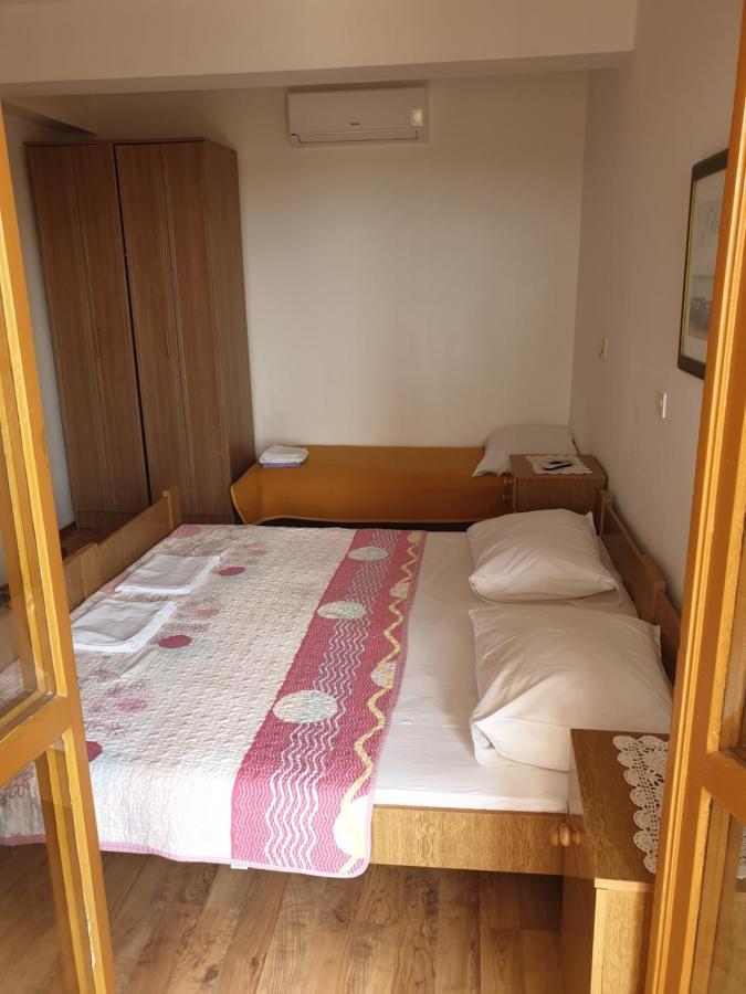 Apartments Davorka Banjol Exterior photo